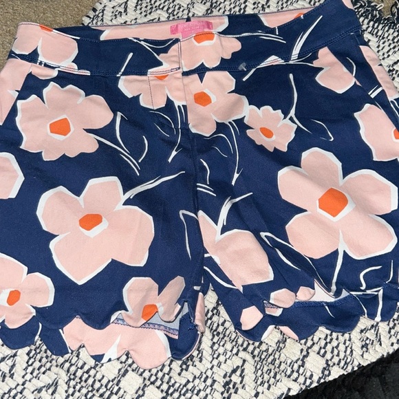 Isaac Mizrahi New York Flower Print Shorts - Picture 1 of 7